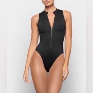 Skims Swims size S Onyx